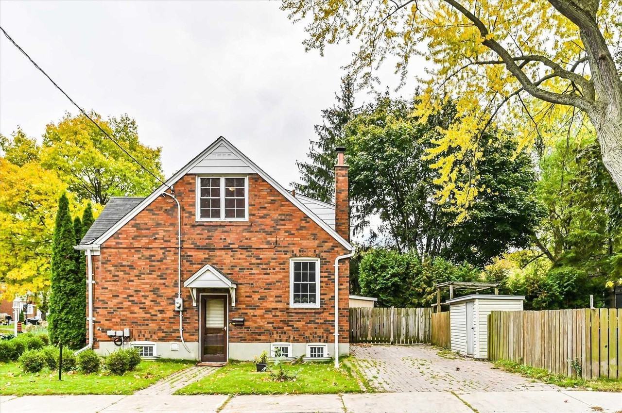 40 Plaxton Drive