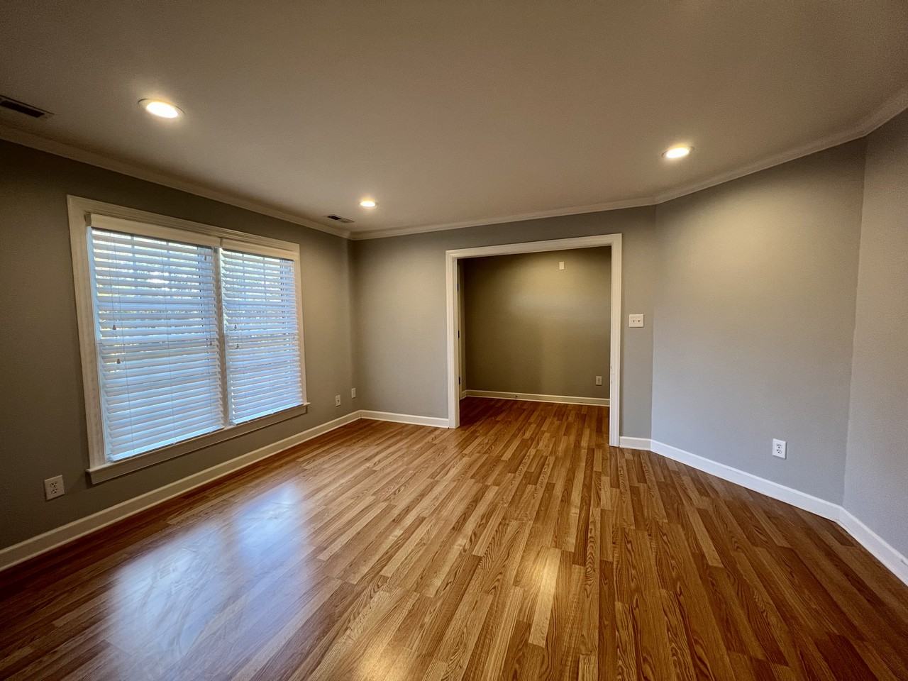 1010 Norwood Ln - Photo 2 of 15