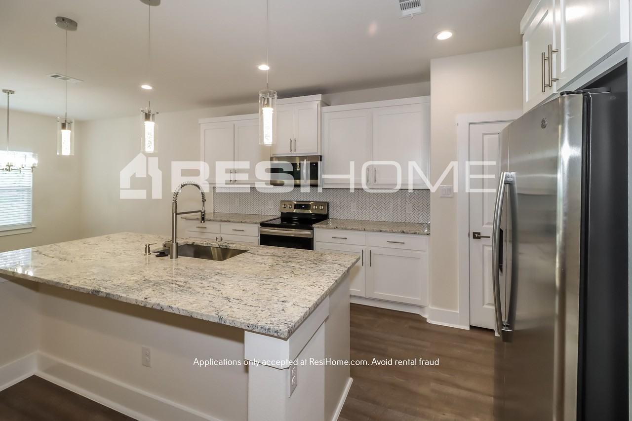 6418 Teague Dr - Photo 3 of 22