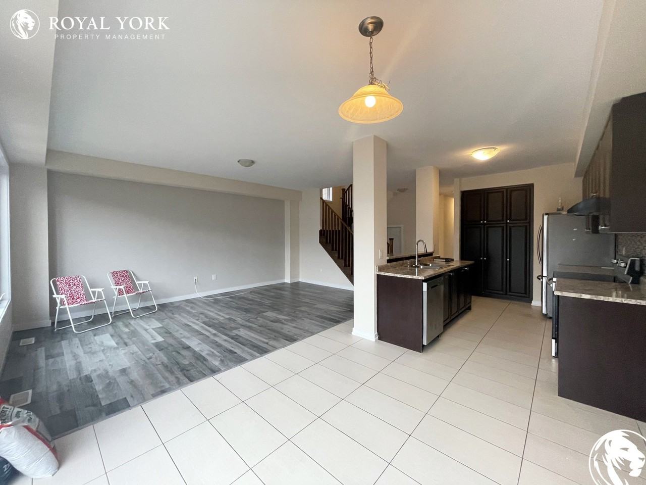 88 Scarletwood St - Photo 2 of 40