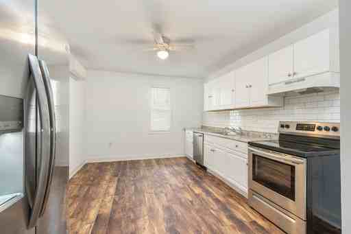 1204 Marlborough St #1 - Photo 3 of 17