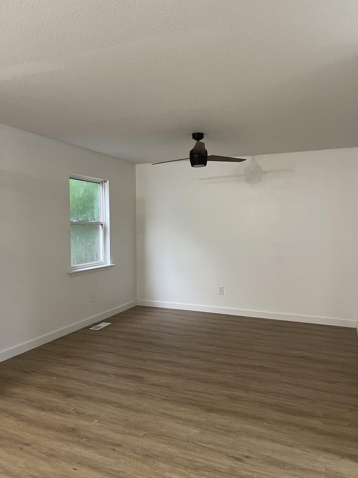 3759 Grace Ave #1 - Photo 3 of 9