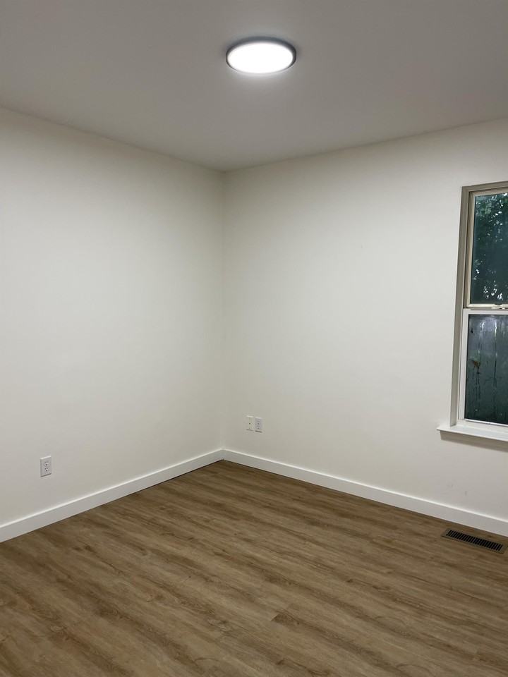 3759 Grace Ave #1 - Photo 5 of 9
