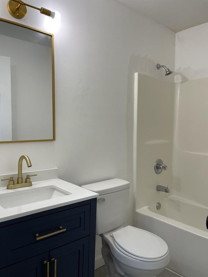 3759 Grace Ave #1 - Photo 6 of 9