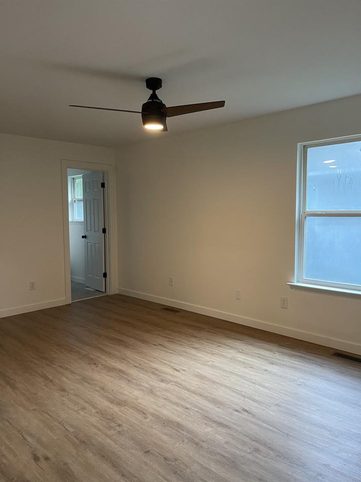 3759 Grace Ave #1 - Photo 7 of 9