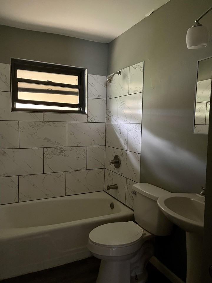 1204 Hendricks St #1 - Photo 6 of 19