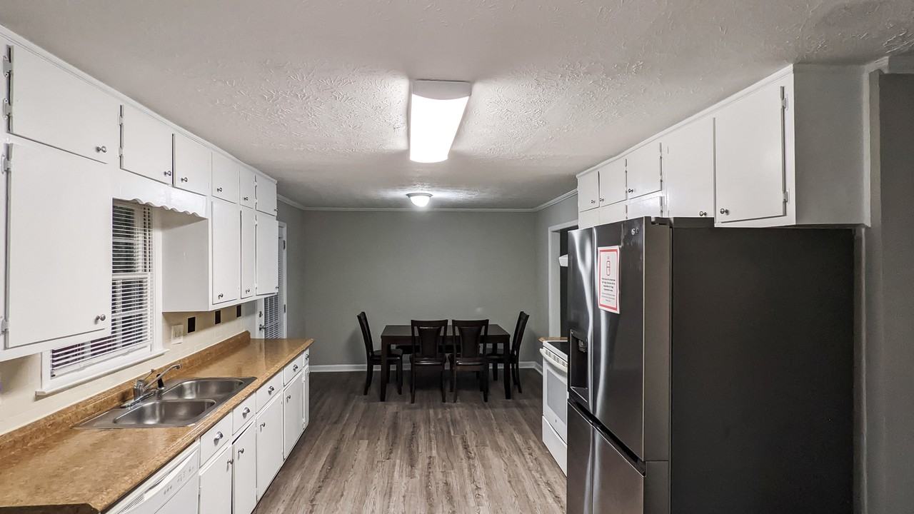 Englewood Way - Photo 5 of 6