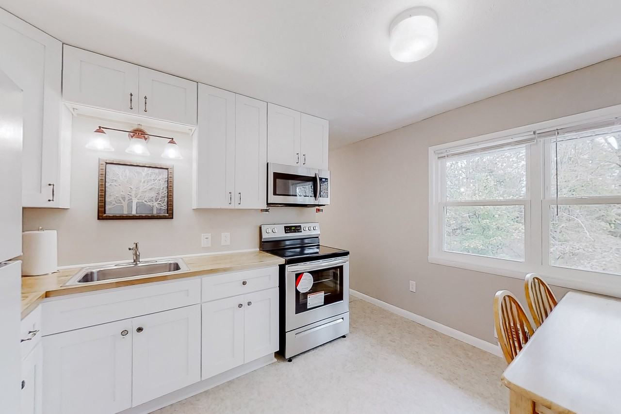 Jordan Dr - Photo 6 of 11