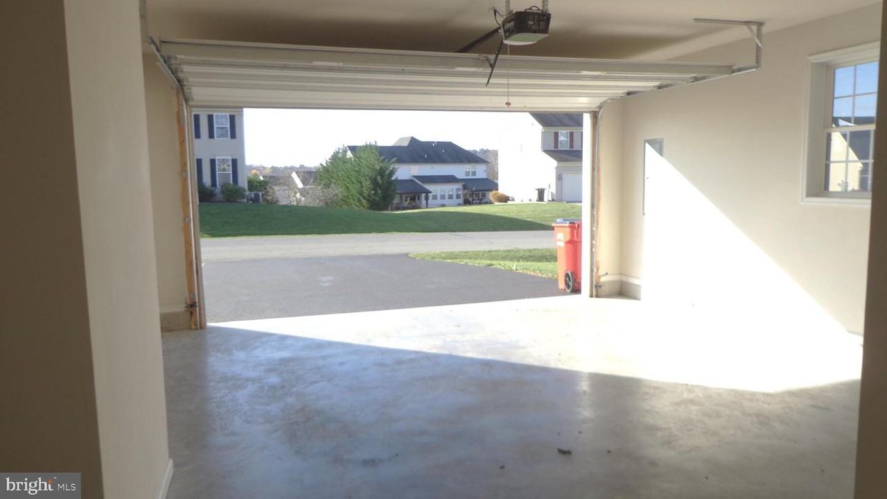 12304 Benning Ave - Photo 3 of 19