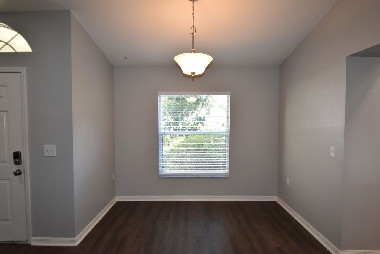 10623 Foxcrest Way - Photo 3 of 24