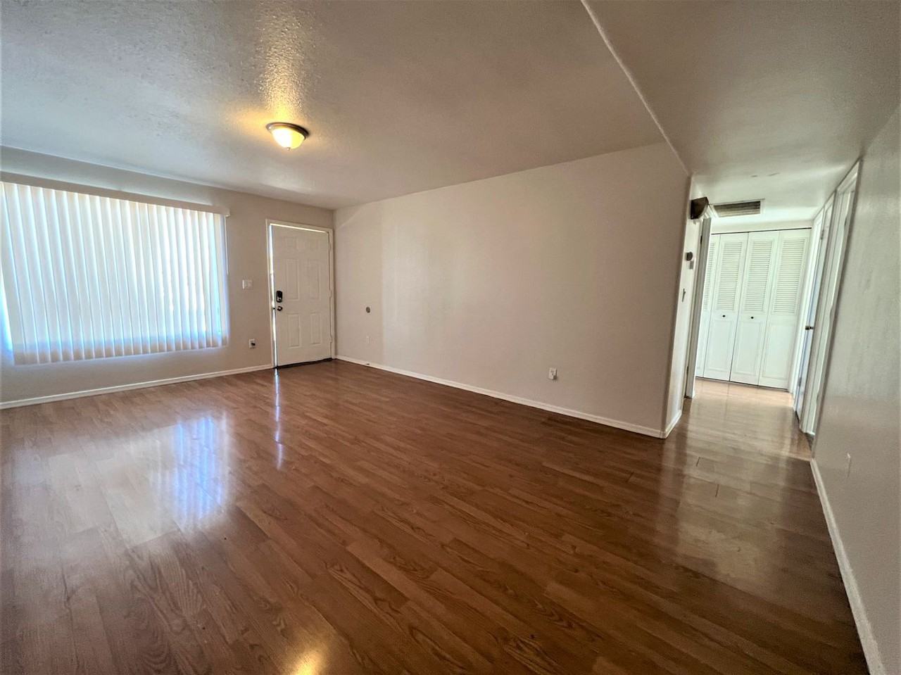 7121 W North Ln - Photo 2 of 17