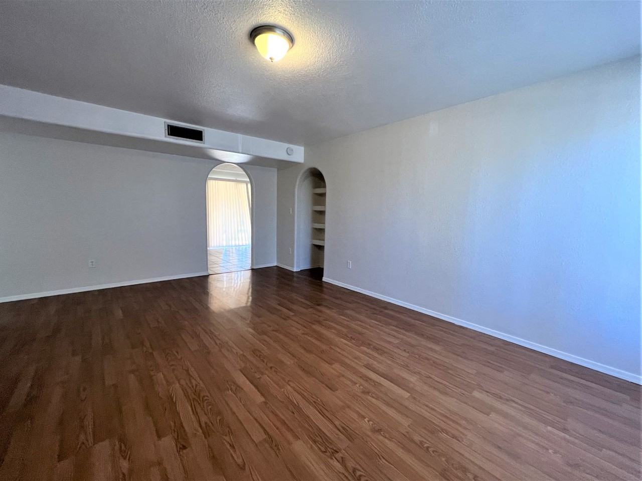 7121 W North Ln - Photo 3 of 17