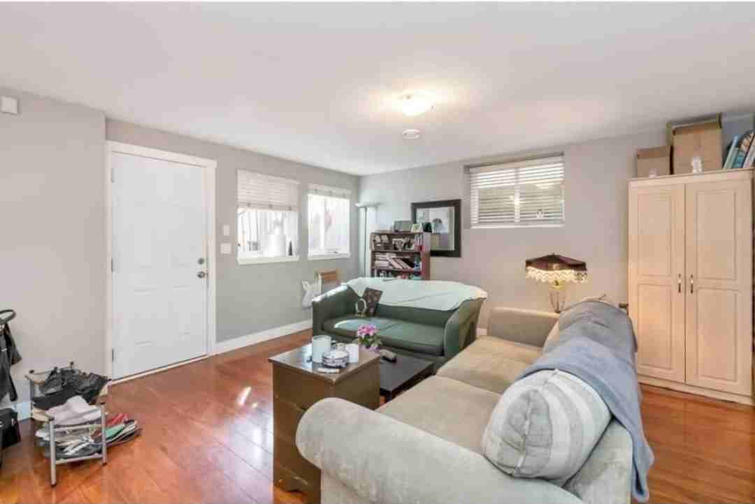 19930 73A Avenue - Photo 2 of 6