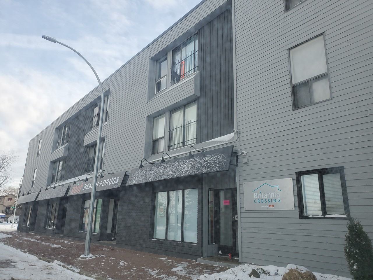 Britannia Crossing Apartments 15809 102 Ave Nw, Edmonton, AB T5P 4P7