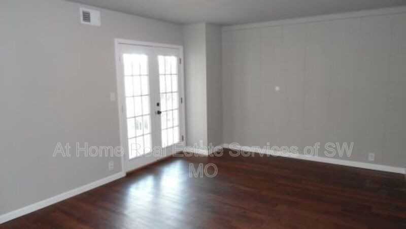 930 S Campbell Ave - Photo 4 of 8