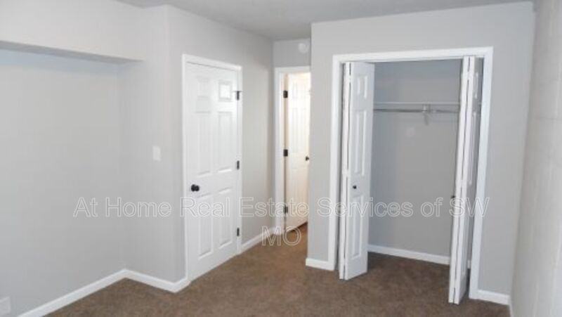 930 S Campbell Ave - Photo 6 of 8