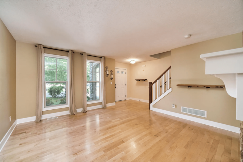 16826 Birchview Dr - Photo 2 of 10