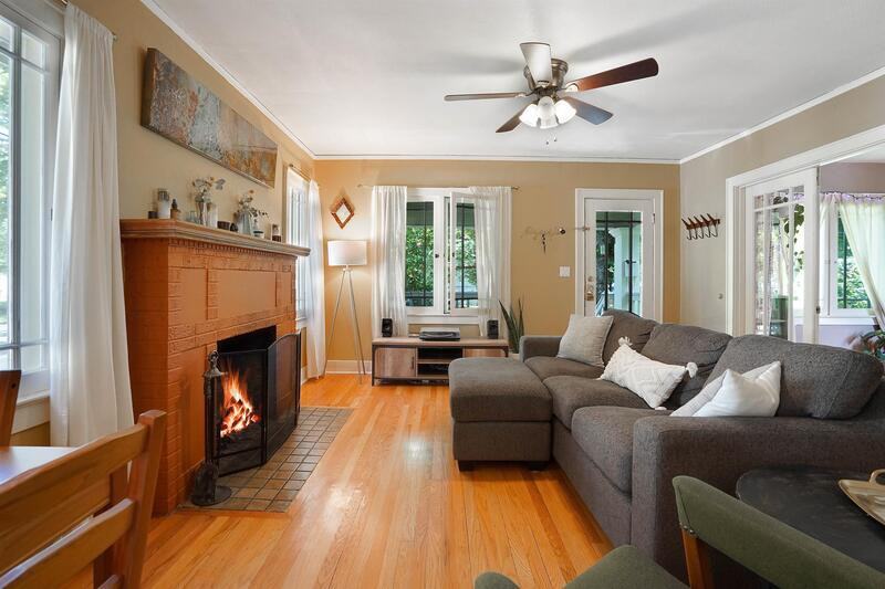 517 23rd St Se - Photo 3 of 18