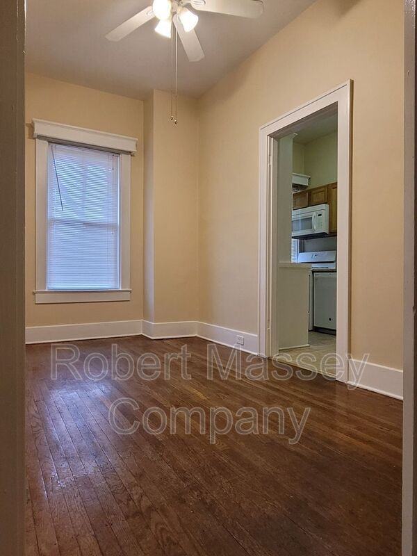 103 S Bayly Ave #2 - Photo 3 of 8