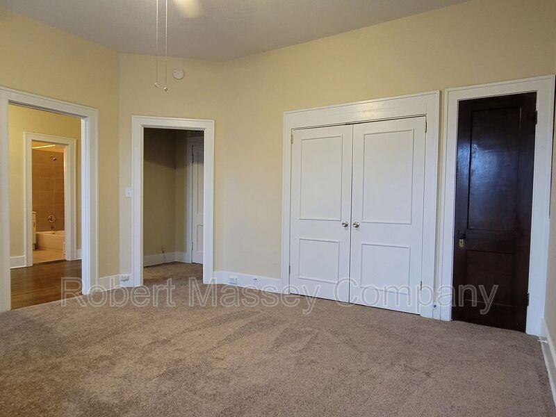 103 S Bayly Ave #2 - Photo 4 of 8