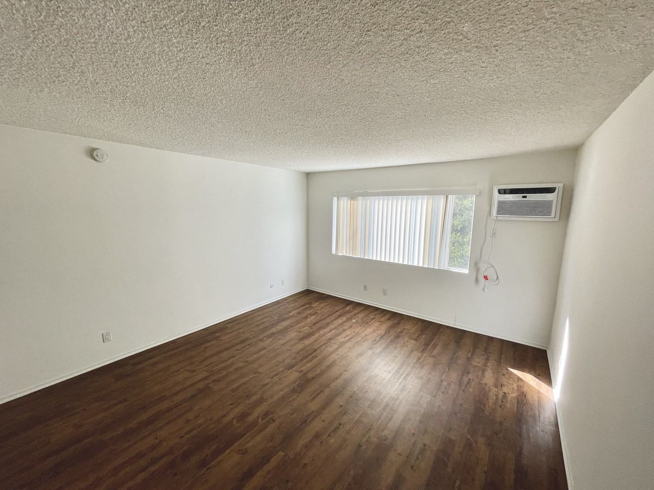 Wilshire Alexandria Westgate - Photo 3 of 6