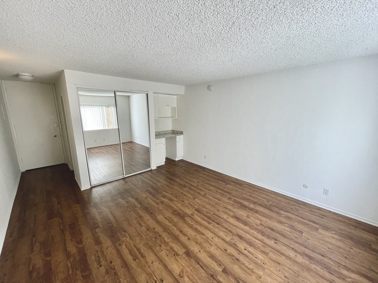 Wilshire Alexandria Westgate - Photo 4 of 6