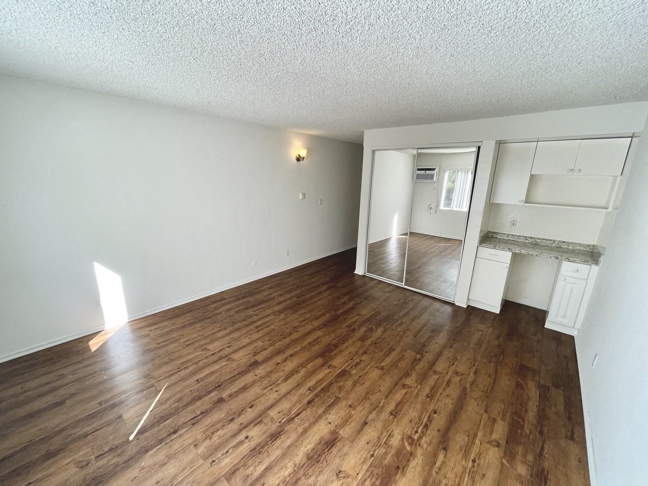 Wilshire Alexandria Westgate - Photo 5 of 6