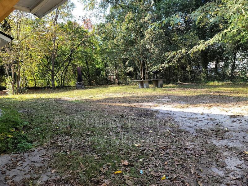 896 Dorothy St - Photo 2 of 9