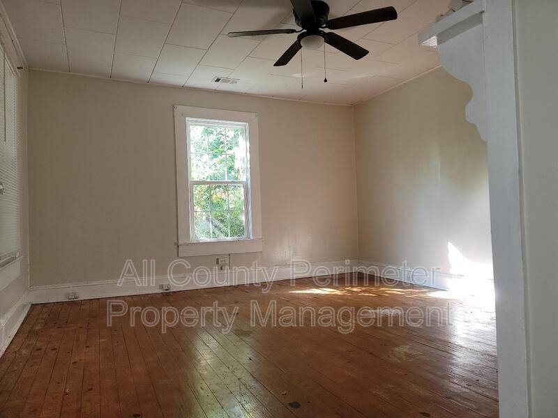 896 Dorothy St - Photo 5 of 9