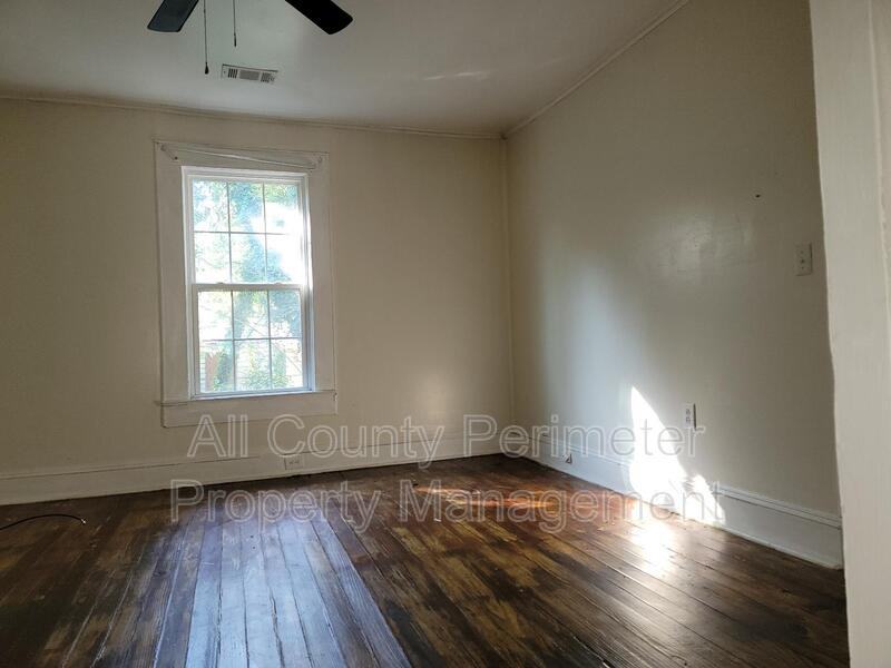 896 Dorothy St - Photo 7 of 9
