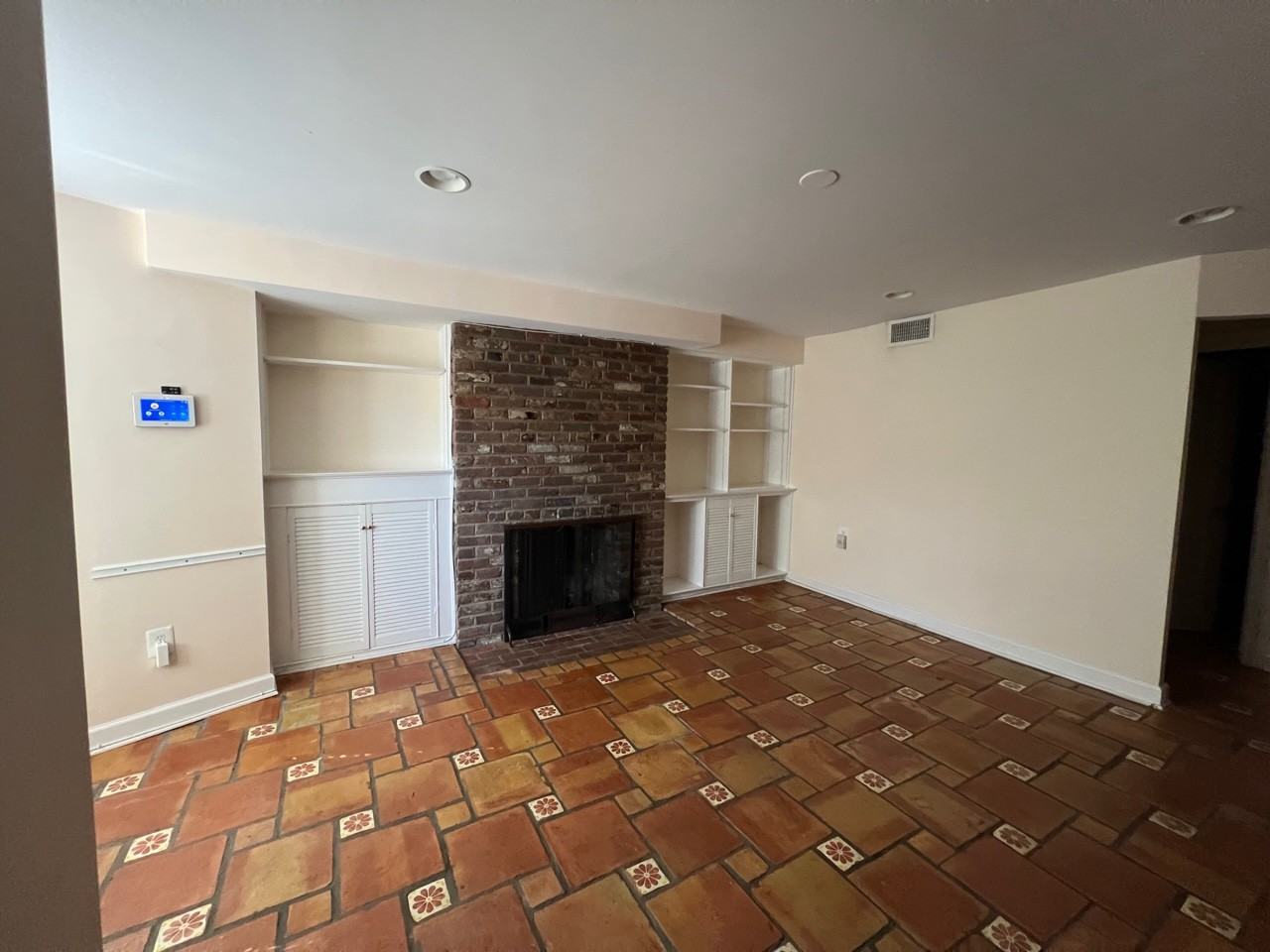 332 E Street Southeast - Photo 2 of 23