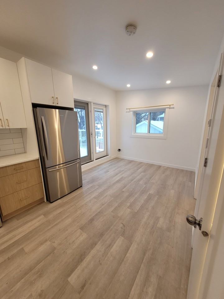 10947 127 Street Northwest 10947G - Photo 3 of 12