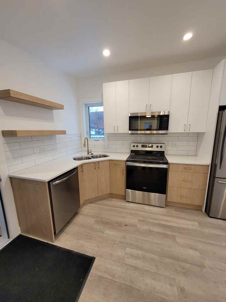 10947 127 Street Northwest 10947G - Photo 2 of 12