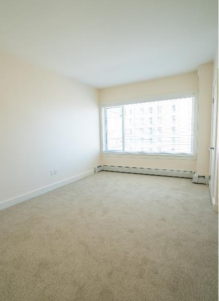 899 Pine St - Photo 6 of 9