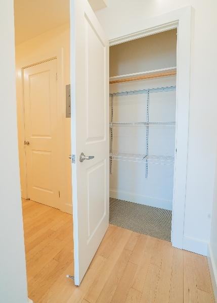 899 Pine St - Photo 5 of 9