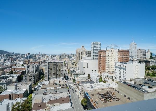 899 Pine St - Photo 3 of 9