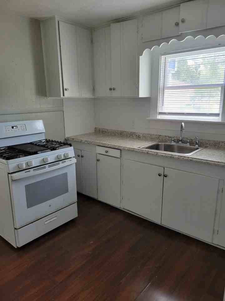 7609 Memorial St #1 - Photo 3 of 16