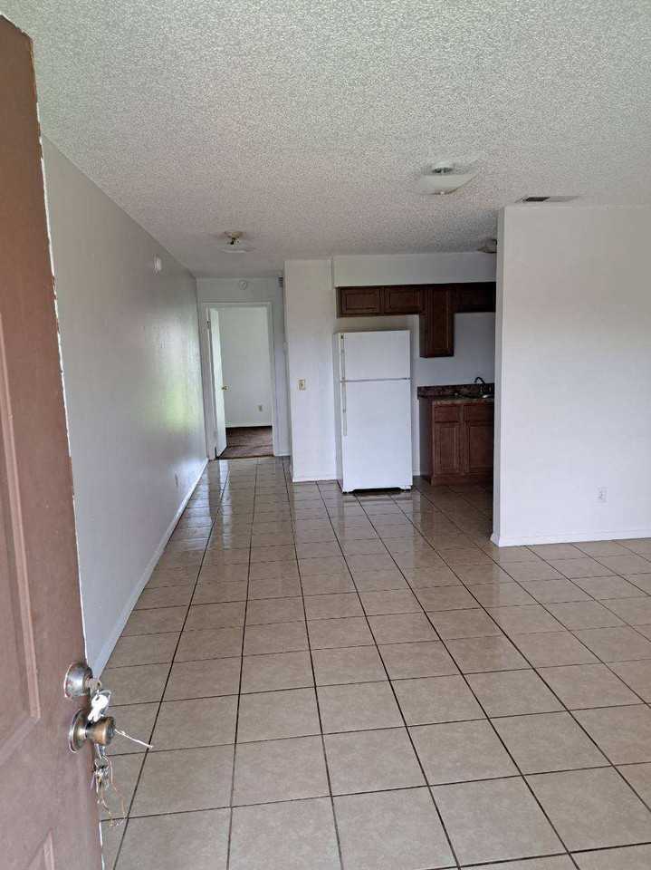 513 N Lanier Ave #513 - Photo 2 of 11