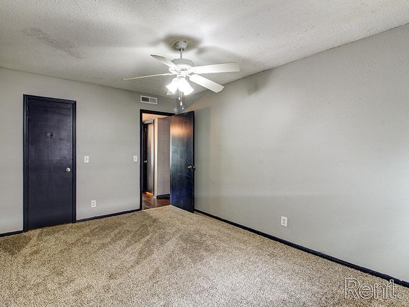 300 Hal Muldrow Dr - Photo 6 of 20