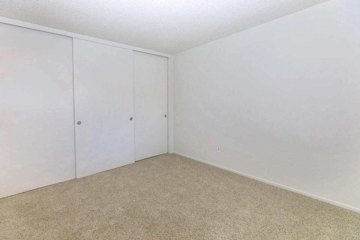 985 Samar Ct - Photo 3 of 9