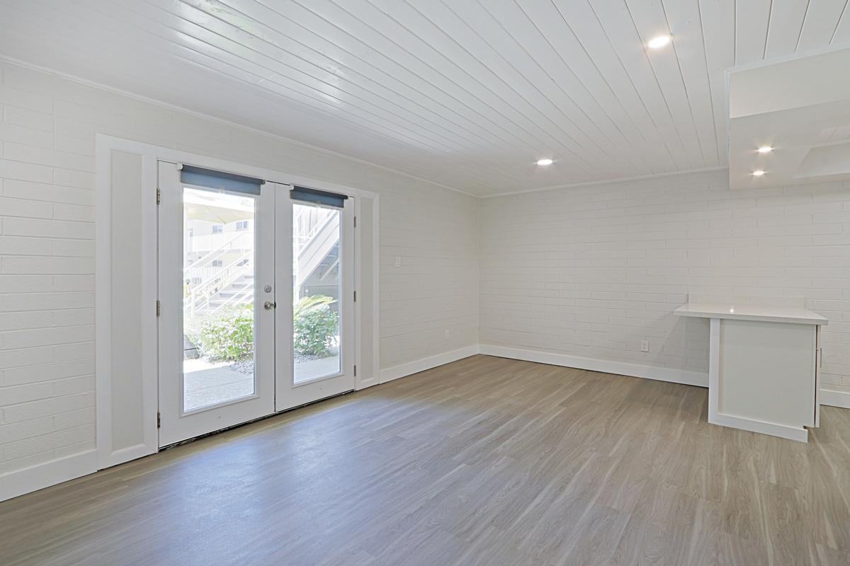 365 West Pierson Street - Photo 3 of 22