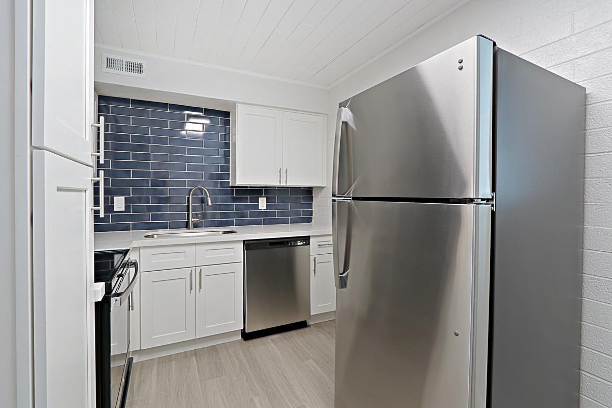 365 West Pierson Street - Photo 4 of 22