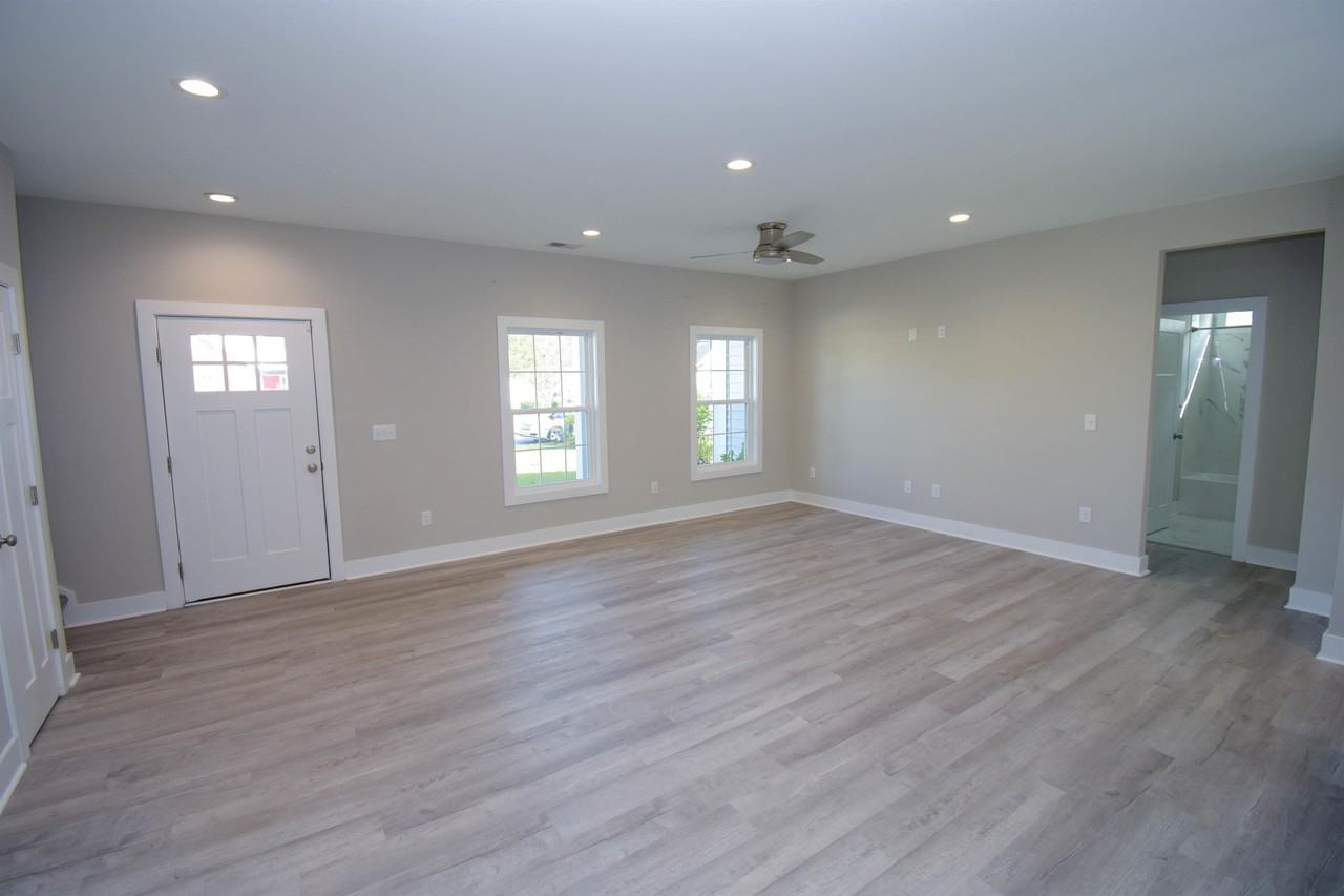 729 Churchill Downs Drive #1 - Photo 4 of 10