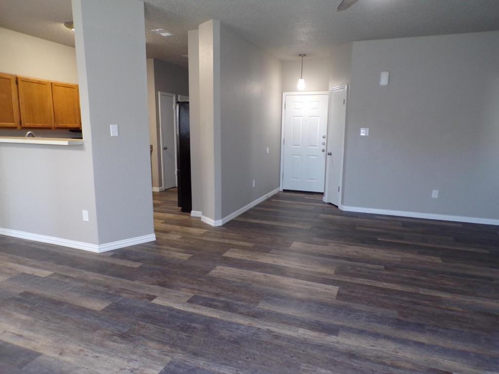 5006 Parkwood Dr - Photo 5 of 35