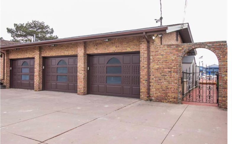 32888 N River Rd - Photo 2 of 49