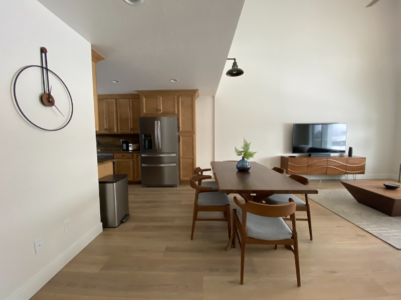 2048 Marina Ct - Photo 4 of 30