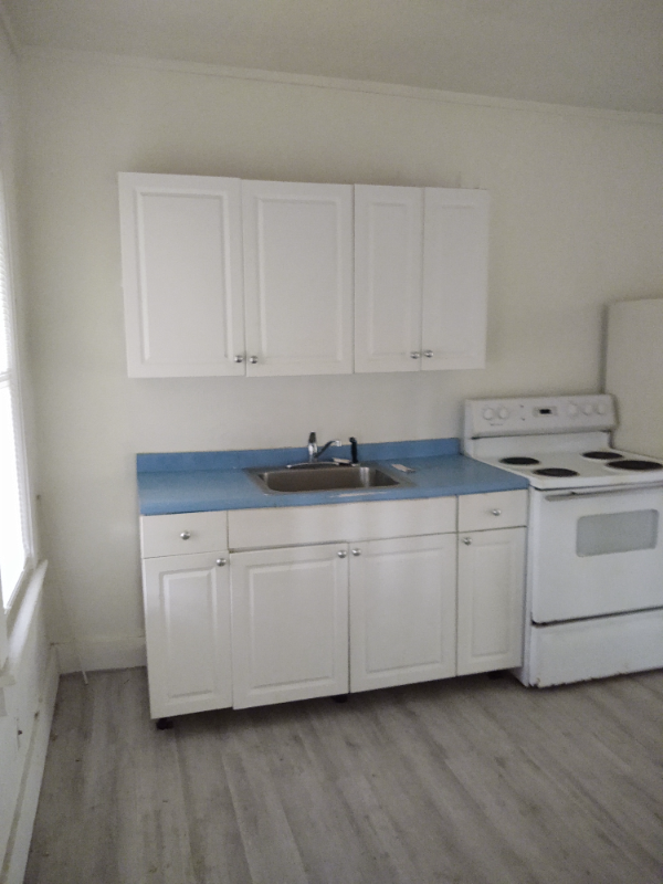 52 Hallet St - Photo 4 of 16