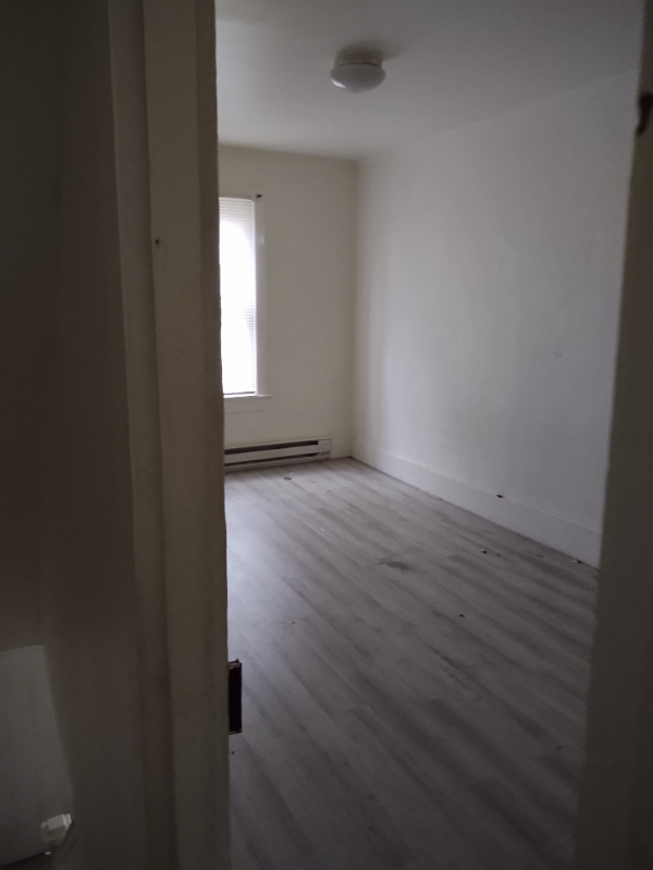 52 Hallet St - Photo 7 of 16