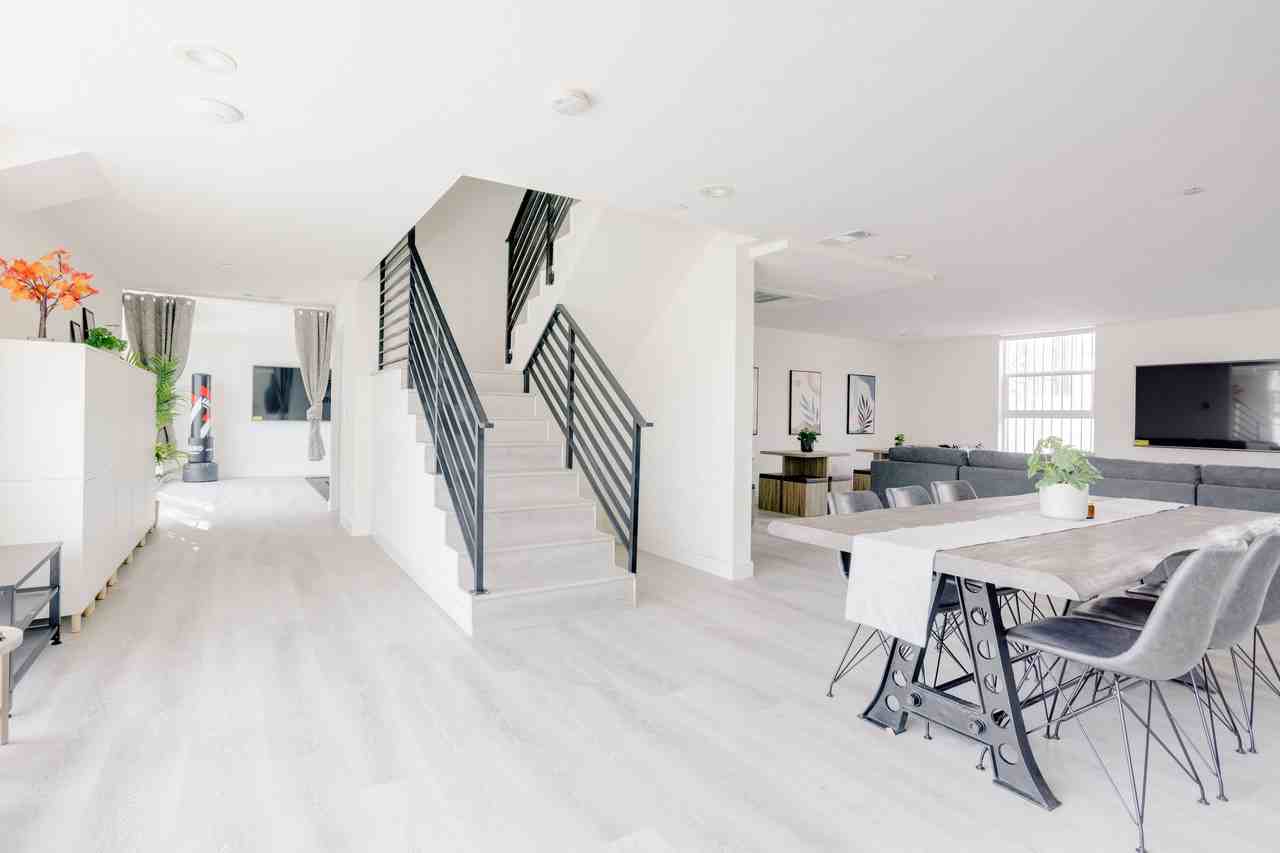 Polaris - Photo 2 of 50