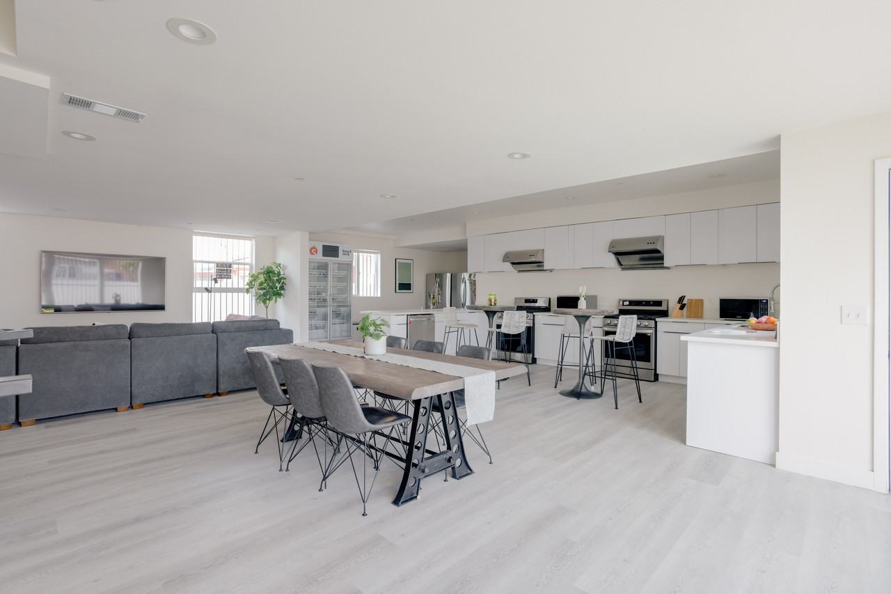 Polaris - Photo 4 of 50